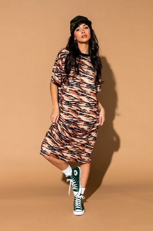 Casual Luxe Dress in Go Get Em Tiger