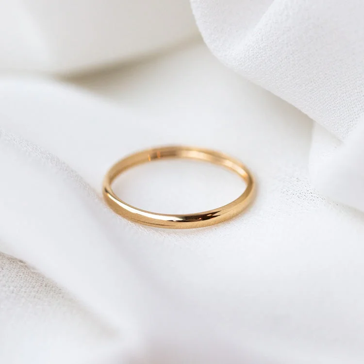 14k Delicate Yellow Gold Wedding Band