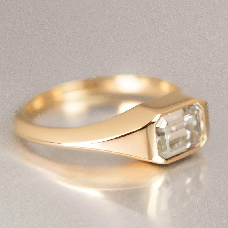 Classic Diamond Hemlock Ring