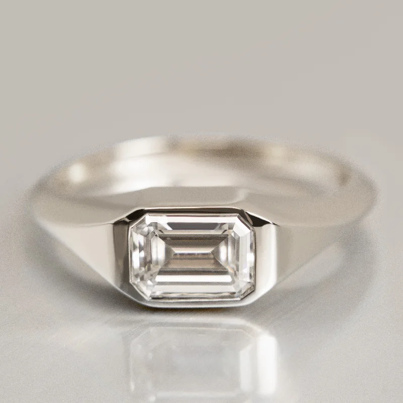 Classic Diamond Hemlock Ring