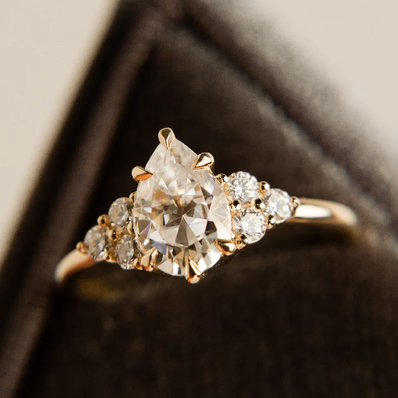 Classic Diamond Holly Ring