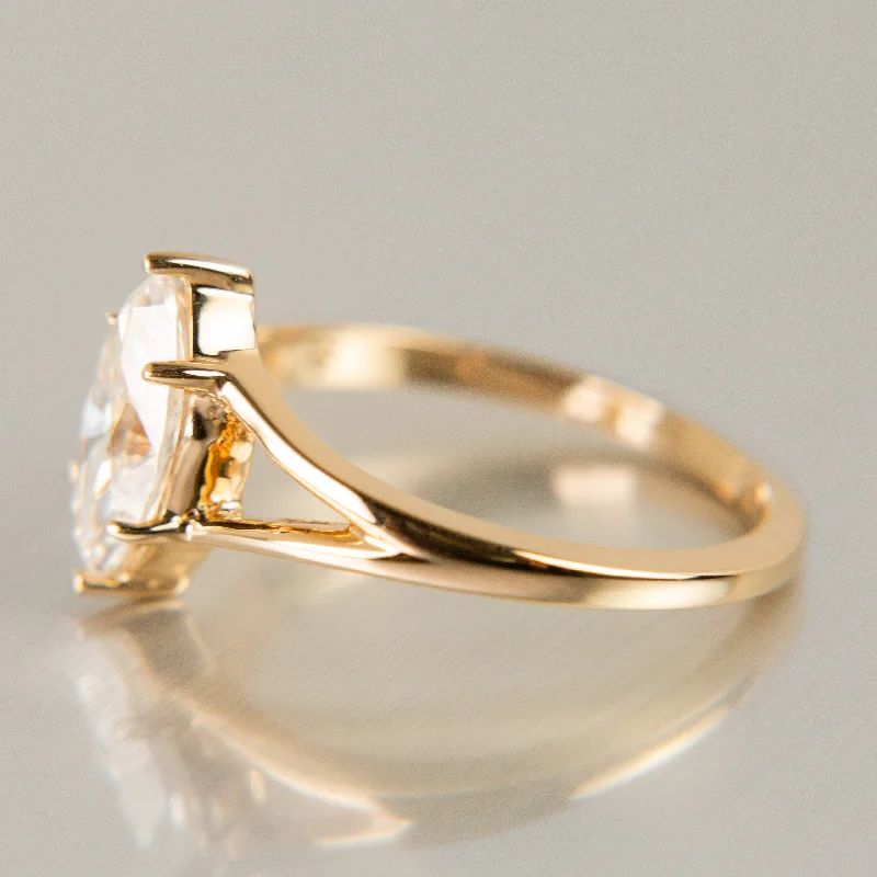 Classic Diamond Juniper Ring