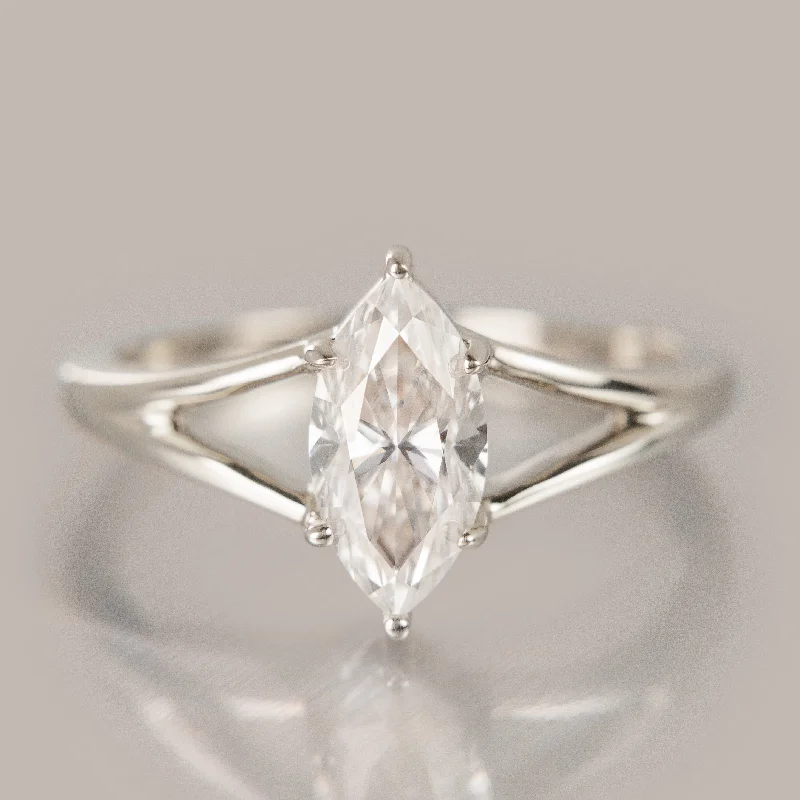 Classic Diamond Juniper Ring