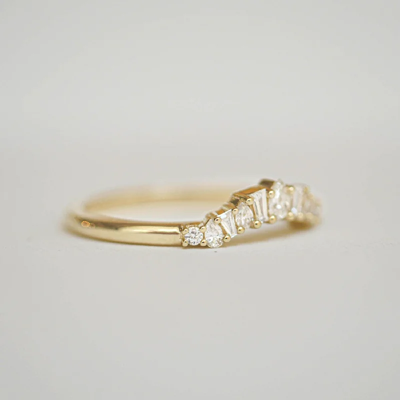 Pear & Baguette Diamond Mosaic Contour Band