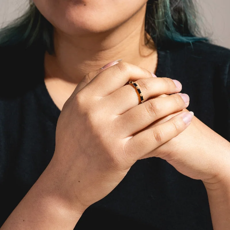 Solid Gold Black Agate Baguette Band