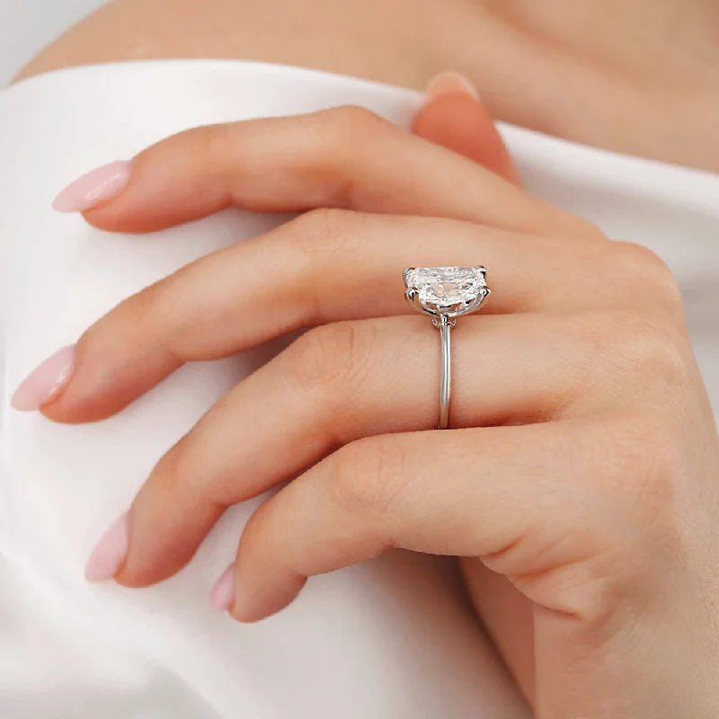 LULU - Elongated Cushion Lab Diamond Platinum Petite Solitaire