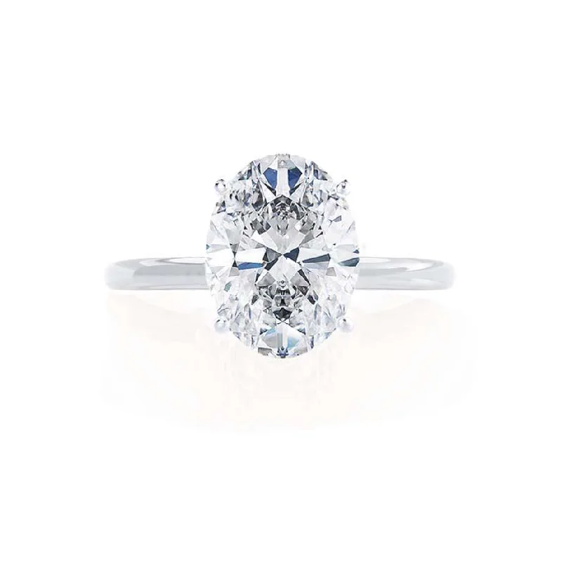 LULU - Oval Lab Diamond Platinum Petite Solitaire