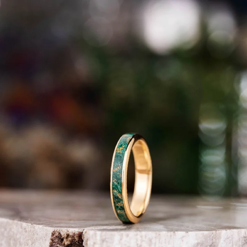 The Malachite | Malachite Gold Ring with Gold Flakes