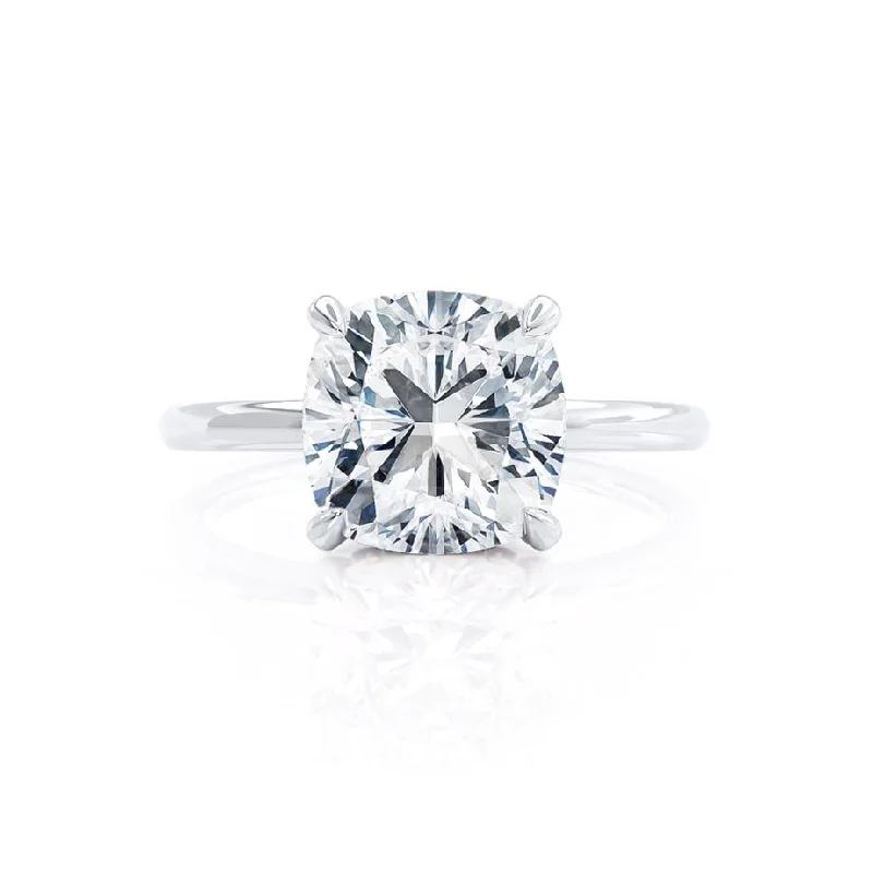 PARIS - Cushion Lab Diamond Platinum Hidden Halo