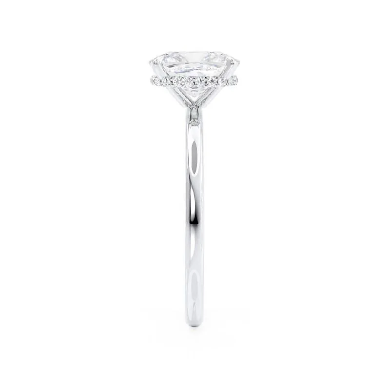 PARIS - Elongated Cushion Lab Diamond Platinum Hidden Halo