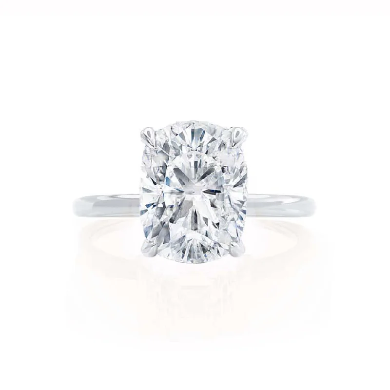 PARIS - Elongated Cushion Lab Diamond Platinum Hidden Halo