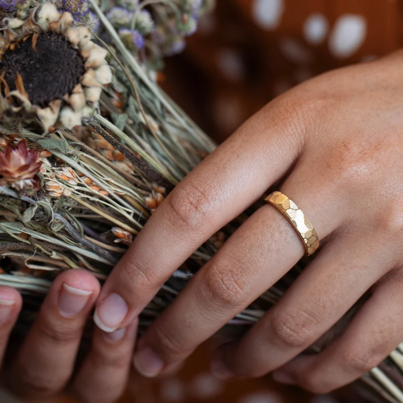 The Luna | Women's Hammered Yellow Gold Wedding Band