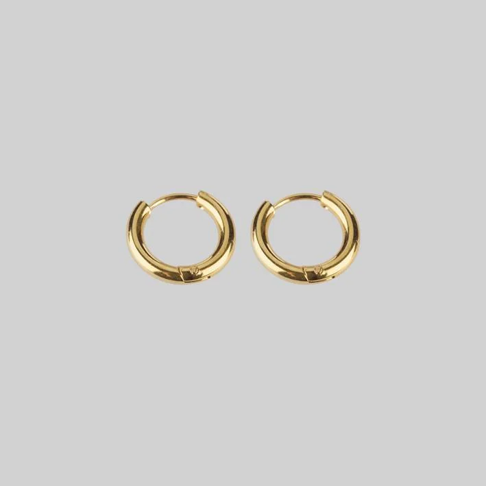 VITA. Hinge Huggie Hoop Earrings - Gold